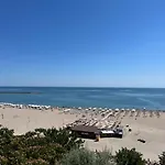 La Malul Marii *