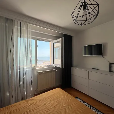 Apartament La Malul Marii Apartment