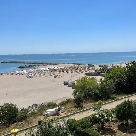 Apartment Apartament La Malul Marii