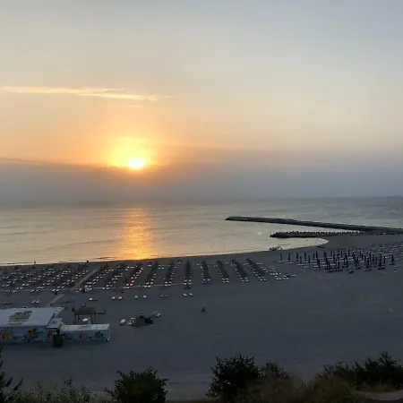 La Malul Marii Appartement *