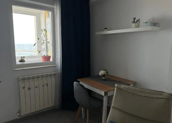 Apartman La Malul Marii *